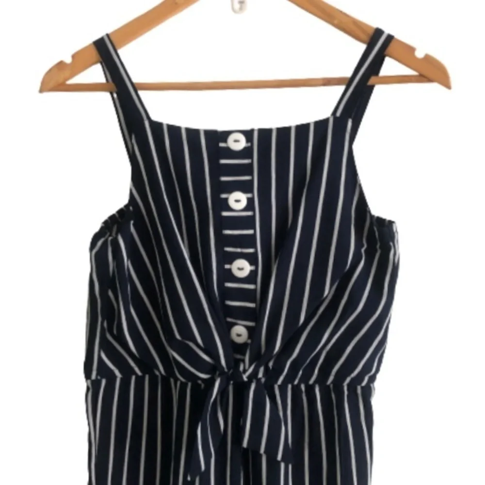 Nannette GIRLS SZ 16 navy w wht pinstripe jumpsuit w button detail & bow